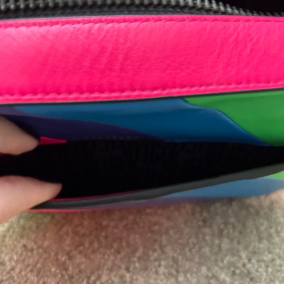 Kurt Geiger Kensington Leather neon Rainbow Camera Bag - Picture 5 of 8